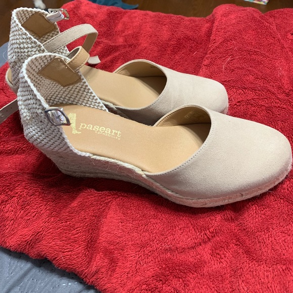 tan wedges - Picture 5 of 5